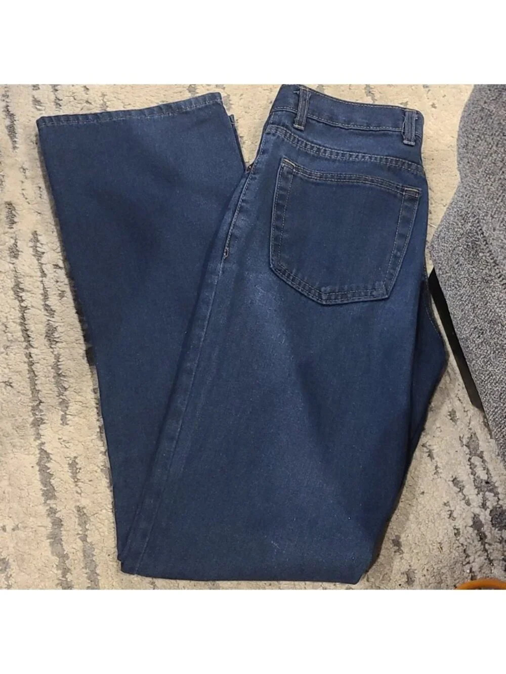 Guess vintage style high rise straight leg med wash jeans